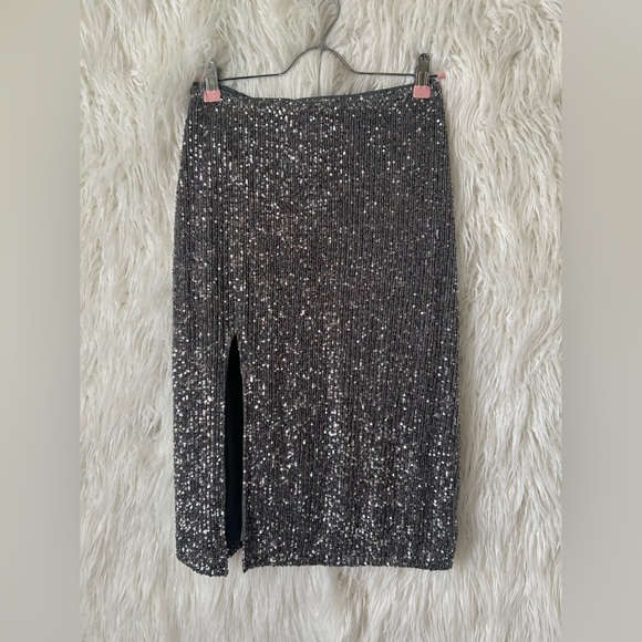 Molly Green Silver Sequin Skirt size small (matching top in other listing) - Picture 5 of 10
